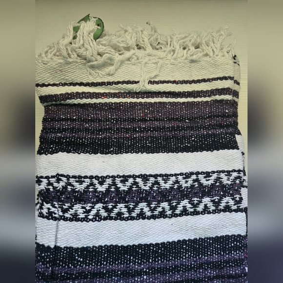 NWT Earth Ragz Striped Blanket - Picture 4 of 7